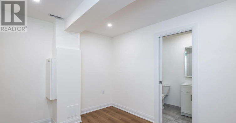 3-45 Astoria Avenue, Toronto, ON, M6N 2V6 - 9
