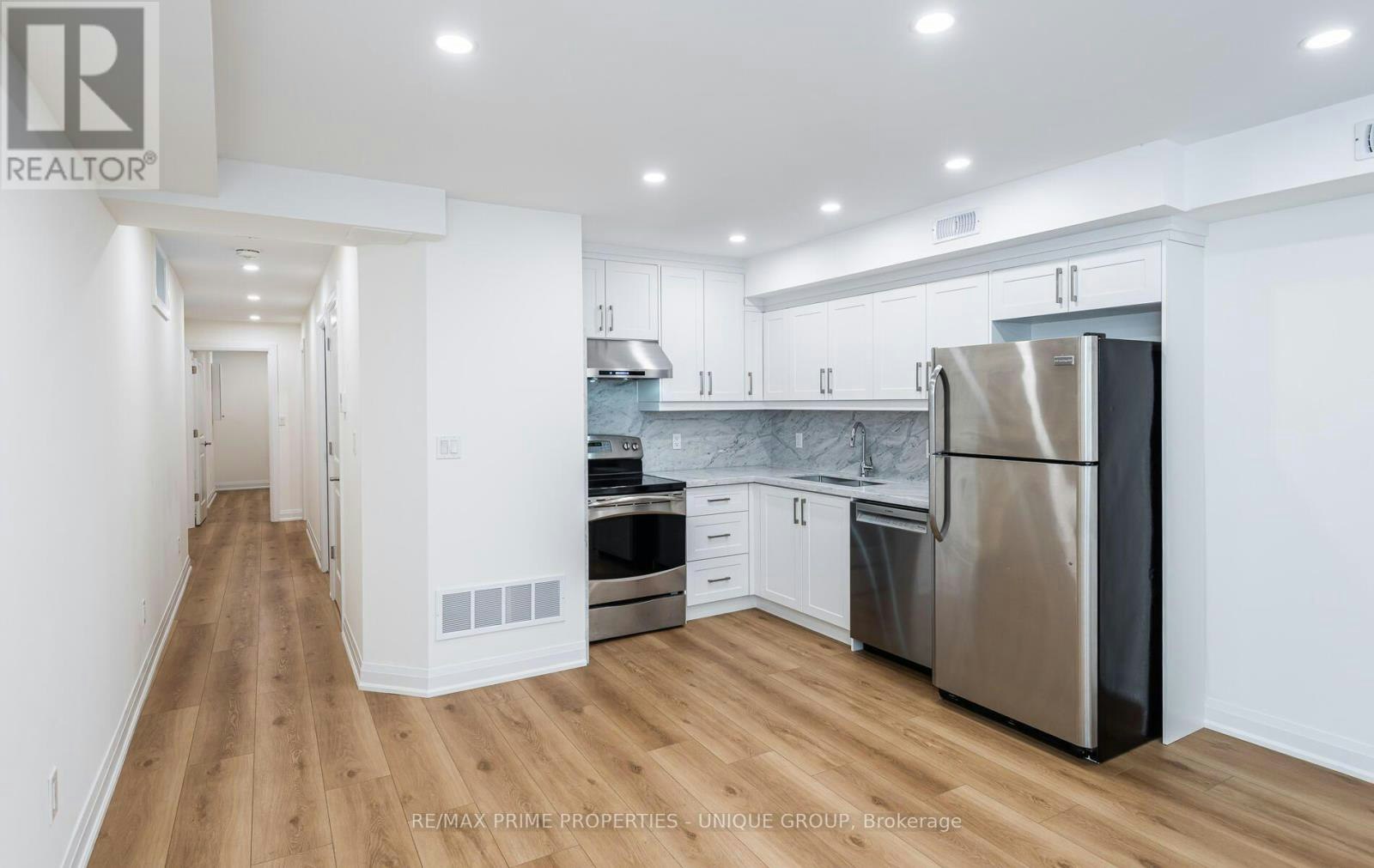 3-45 Astoria Avenue, Toronto, ON, M6N 2V6 - 5