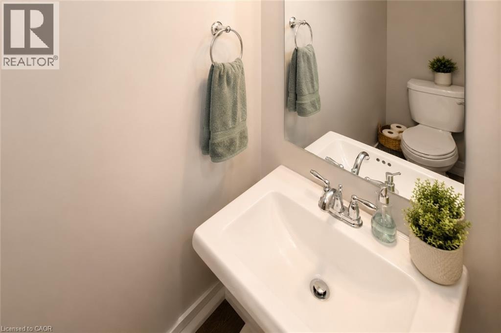 231 Westbank Trail, Hamilton, ON, L8J 0H4 - 5
