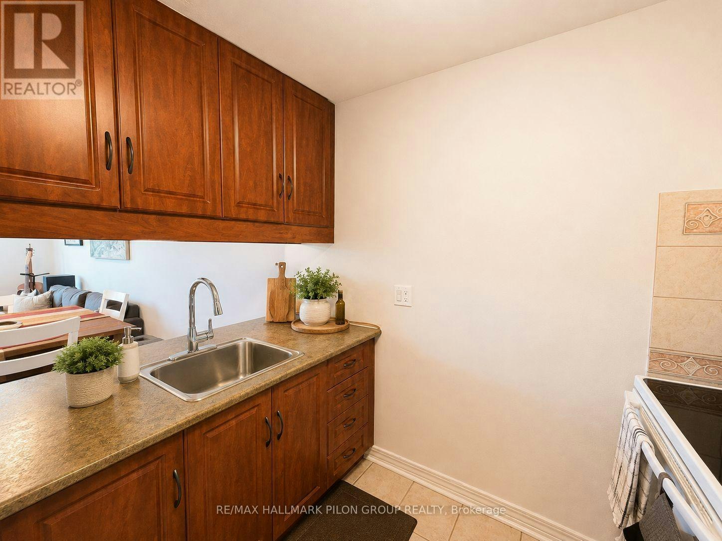 405-6532 Bilberry Drive, Ottawa, ON, K1C 4N9 - 7