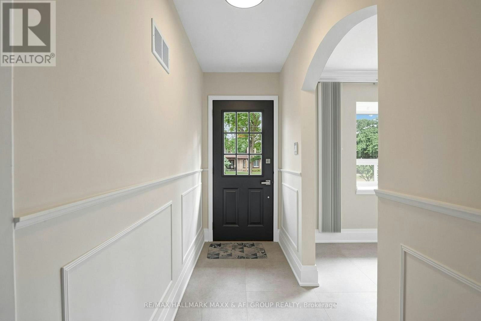 25 Harding Boulevard, Richmond Hill, ON, L4C 1S7 - 2