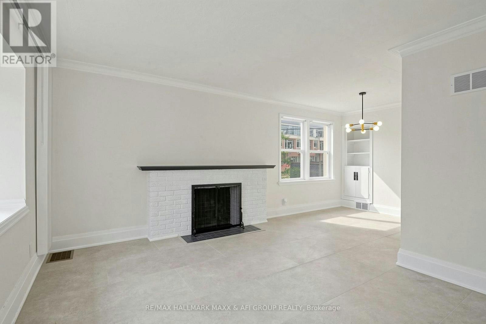 25 Harding Boulevard, Richmond Hill, ON, L4C 1S7 - 3