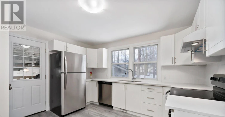 UPPER-52 Cundles Road E, Barrie, ON, L4M 2Z7 - 2