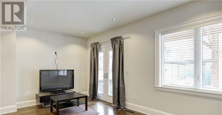 410 Glenlake Avenue, Toronto, ON, M6P 1G7 - 6