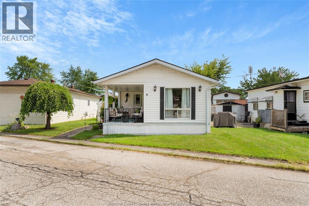 4 Robin Crescent, Lakeshore, ON, N8N 2V9