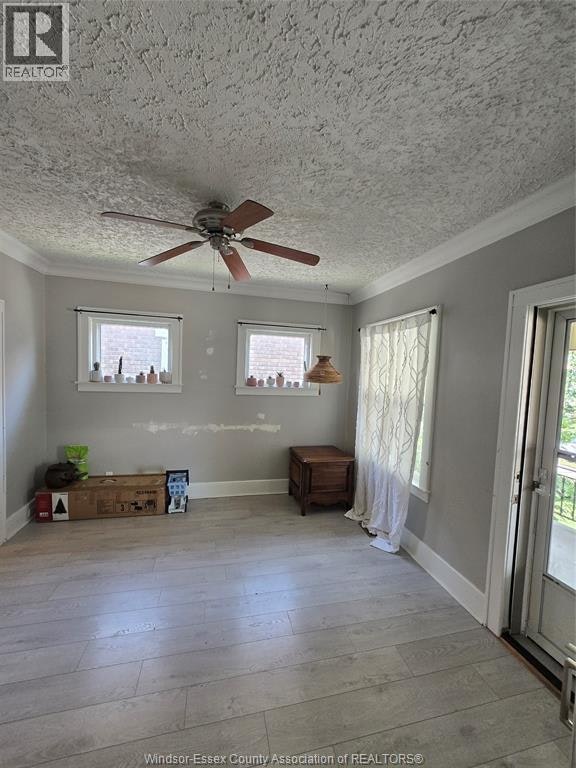 1097 Elsmere Avenue, Windsor, ON, N9A 2B1 - 2