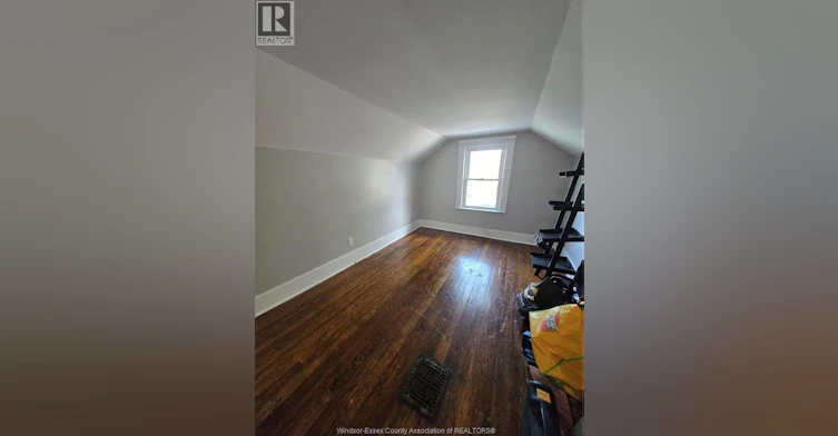 1097 Elsmere Avenue, Windsor, ON, N9A 2B1 - 7