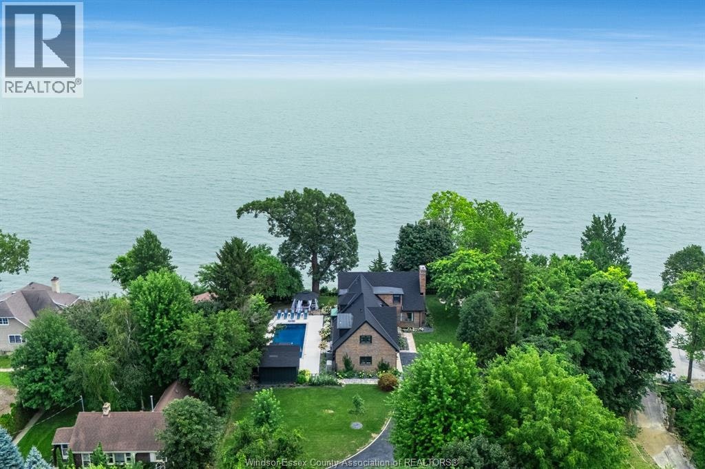 24 Bayshore, Leamington, ON, N8H 4A8