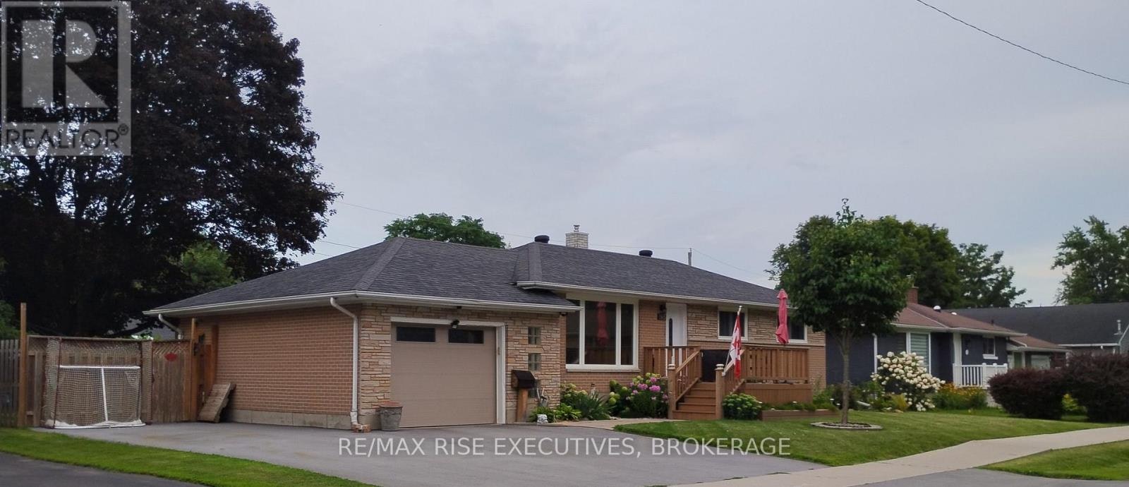 165 Elizabeth Drive, Gananoque, ON, K7G 1P4