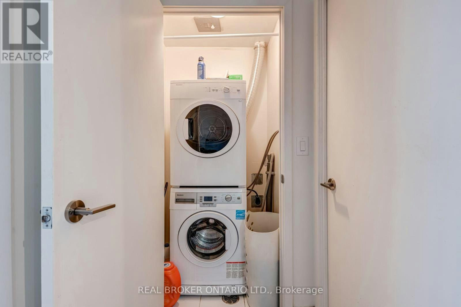 702-200 Sackville Street, Toronto, ON, M5A 0C4 - 18