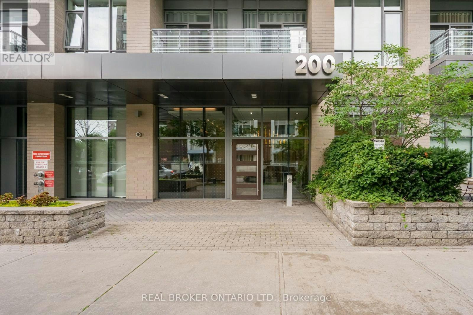 702-200 Sackville Street, Toronto, ON, M5A 0C4 - 2