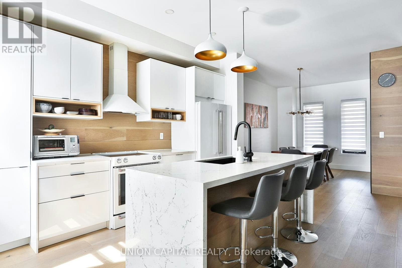 21 Alma Avenue, Toronto, ON, M6J 1N2 - 6