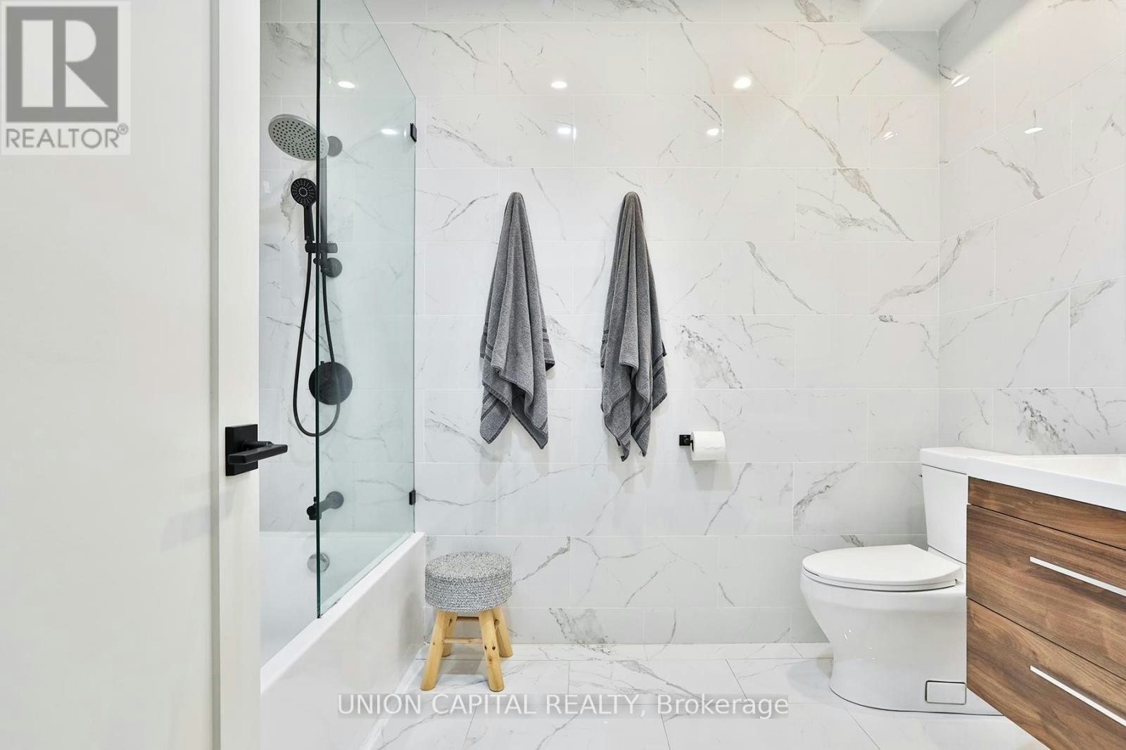 21 Alma Avenue, Toronto, ON, M6J 1N2 - 16