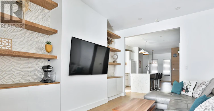 21 Alma Avenue, Toronto, ON, M6J 1N2 - 11