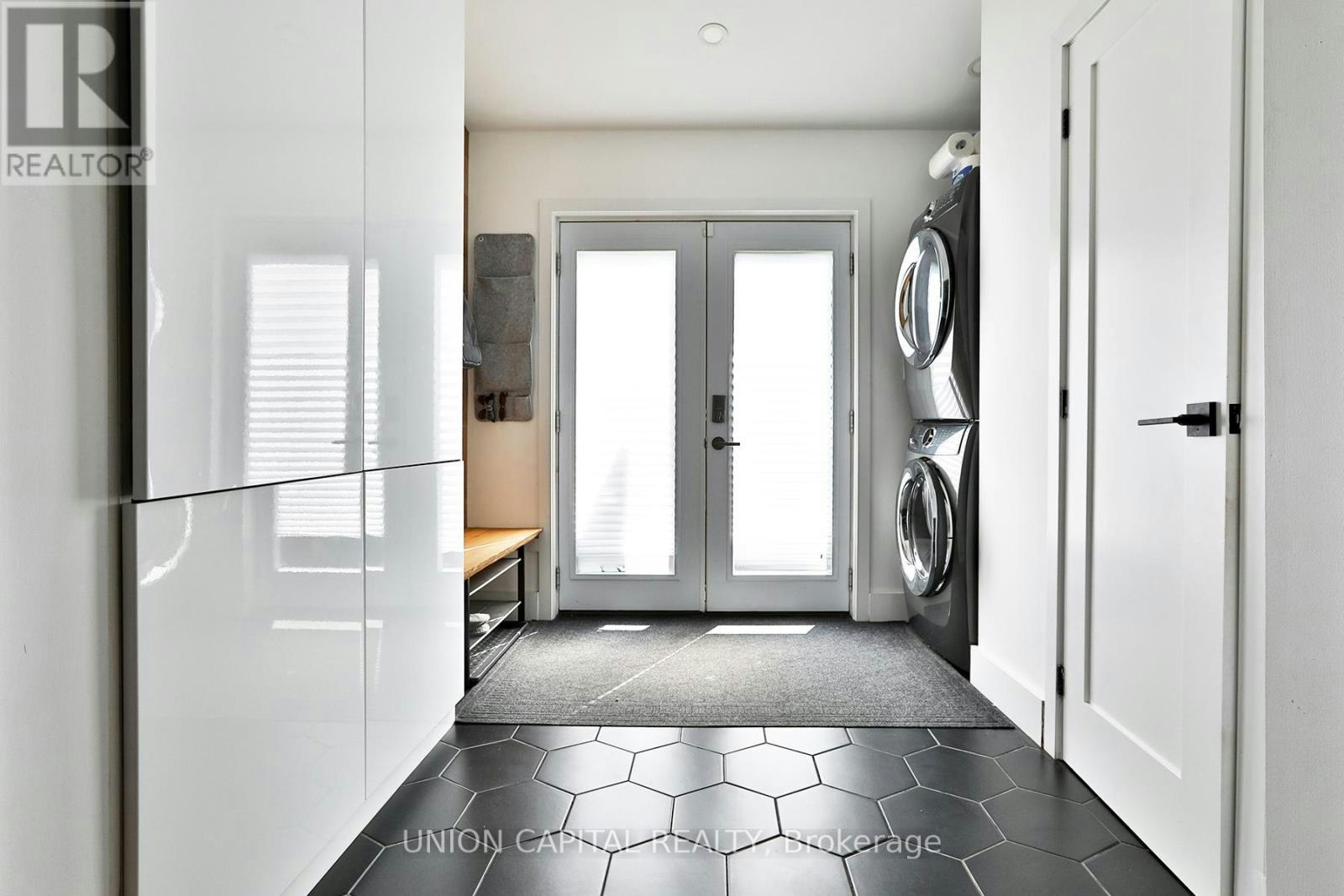 21 Alma Avenue, Toronto, ON, M6J 1N2 - 13