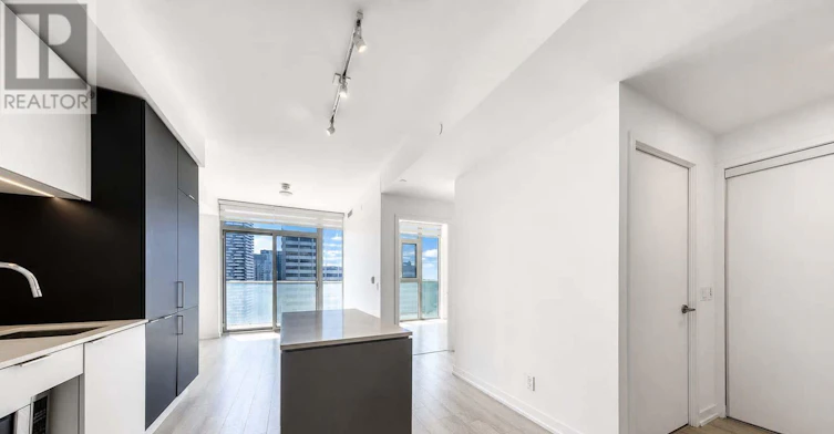 2408-33 Helendale Avenue, Toronto, ON, M4R 0A4 - 8