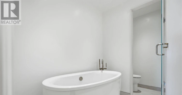 503-1 Strathgowan Avenue, Toronto, ON, M4N 0B3 - 26
