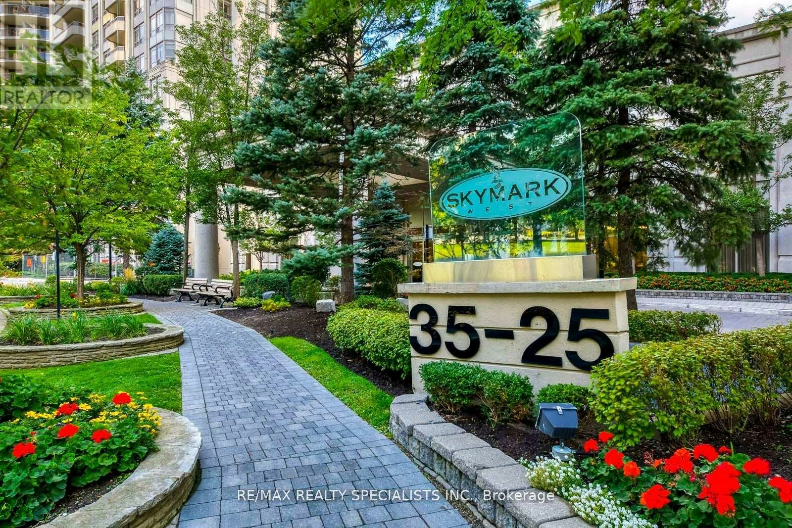 807-35 Kingsbridge Garden Circle, Mississauga, ON, L5R 3Z5 - 3