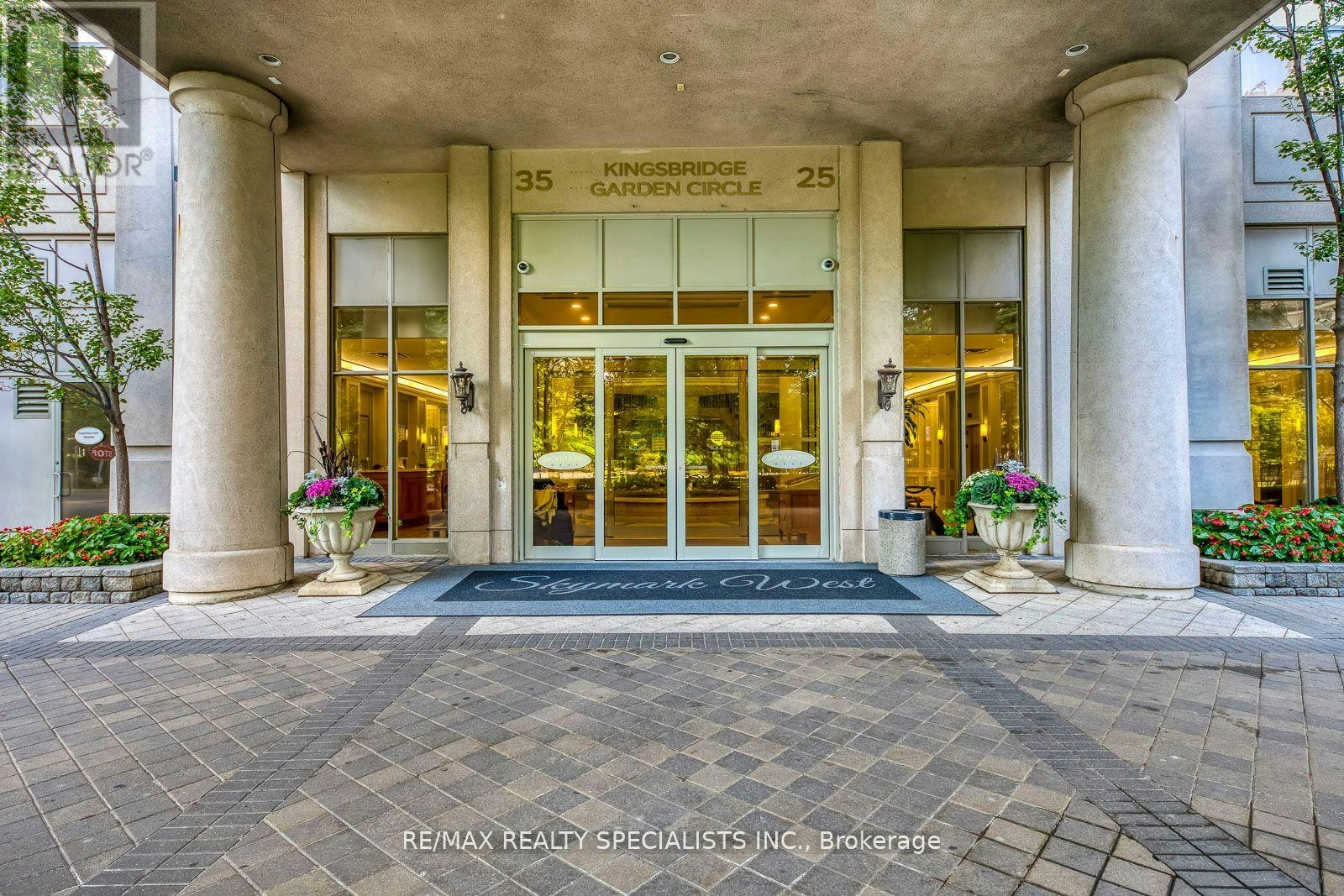 807-35 Kingsbridge Garden Circle, Mississauga, ON, L5R 3Z5 - 4