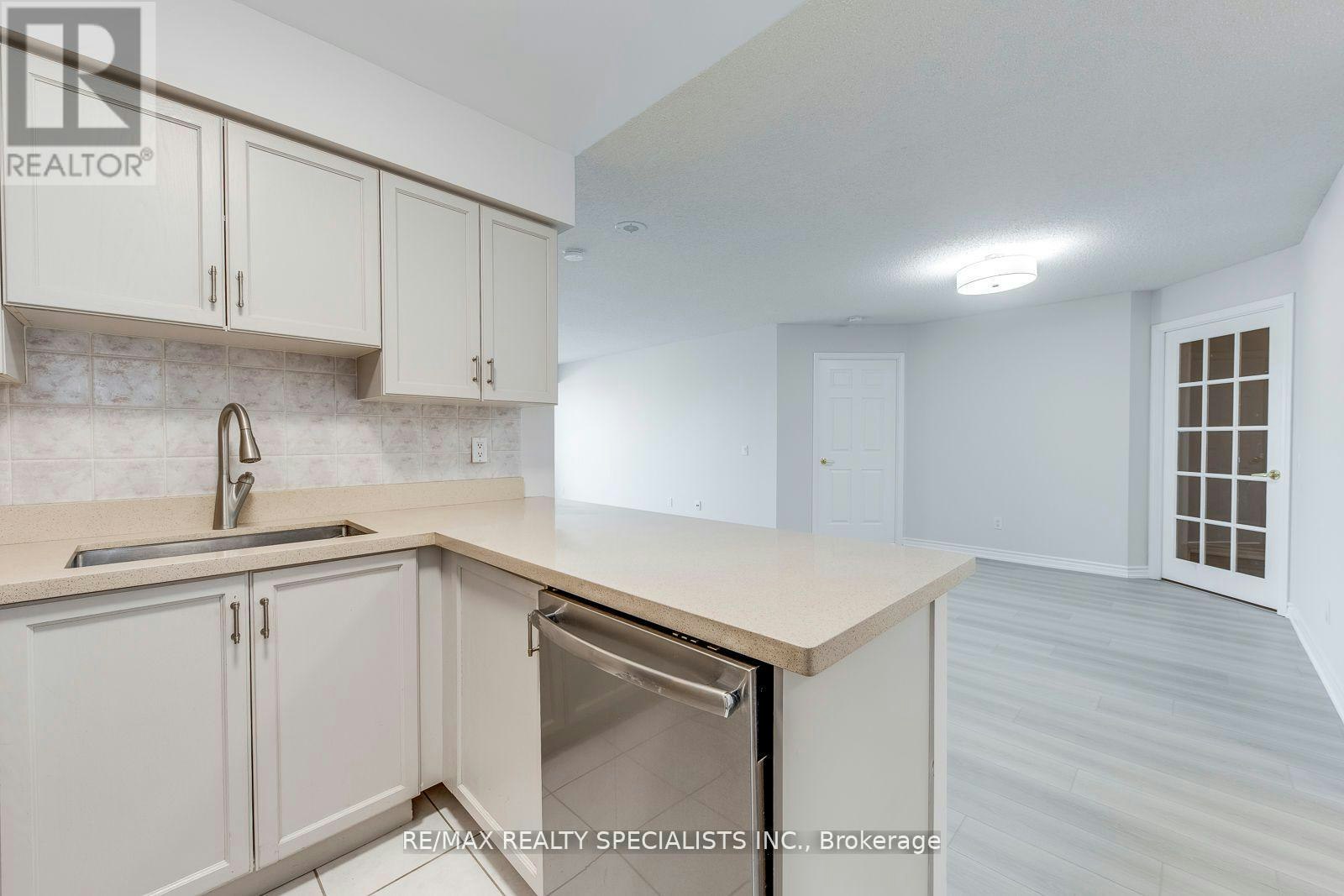 807-35 Kingsbridge Garden Circle, Mississauga, ON, L5R 3Z5 - 19