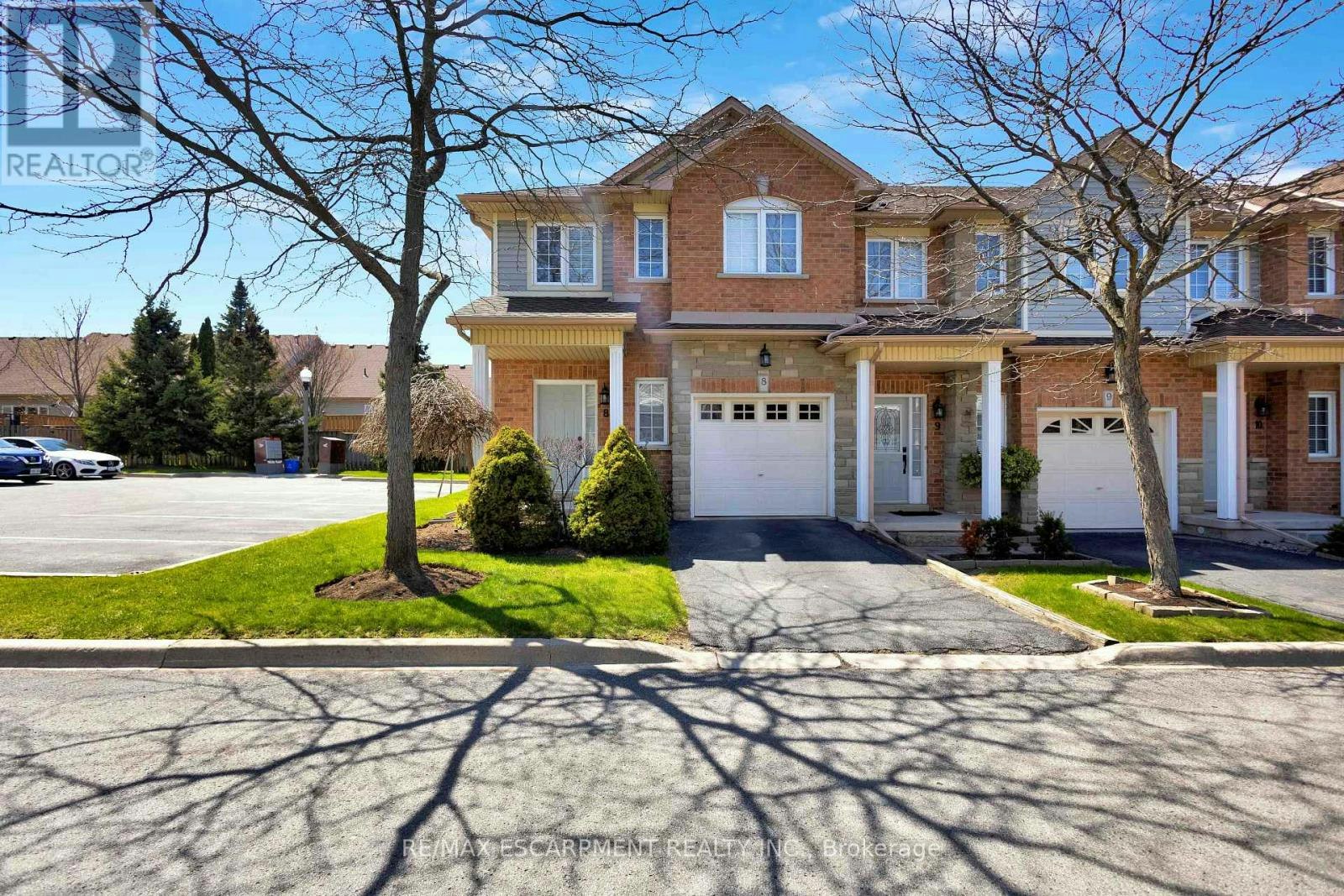 8-232 Stonehenge Drive, Hamilton, ON, L9K 1R5