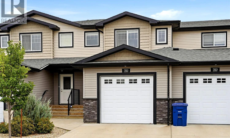 702-2 Savanna Crescent