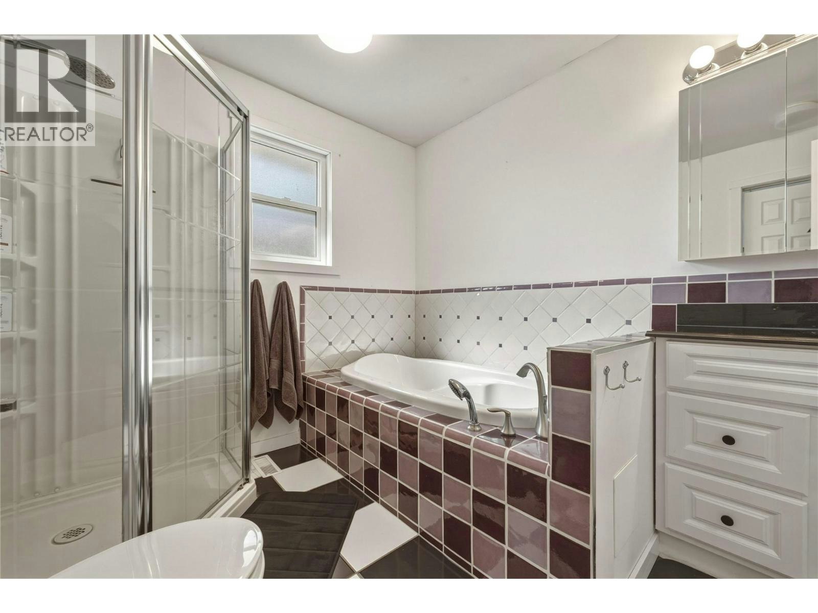 3922 21 Avenue, Vernon, BC, V1T 6R2 - 17