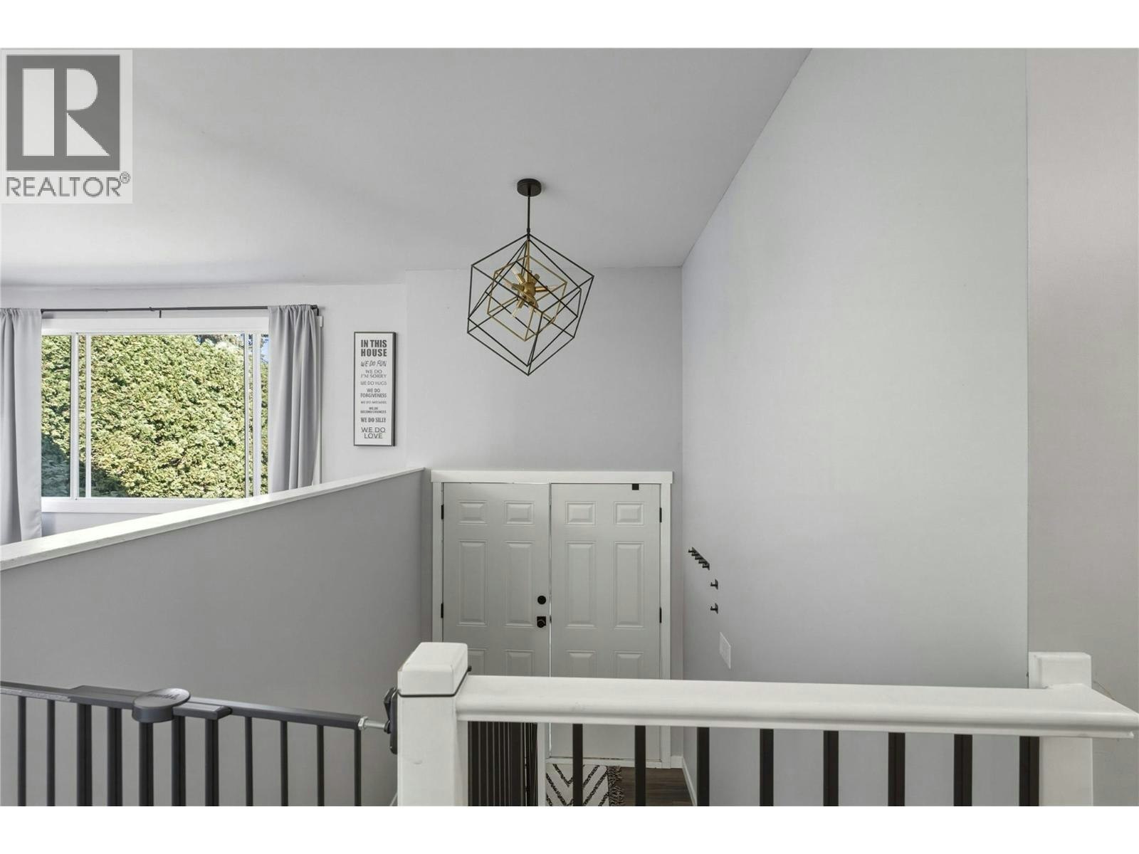 3922 21 Avenue - 4