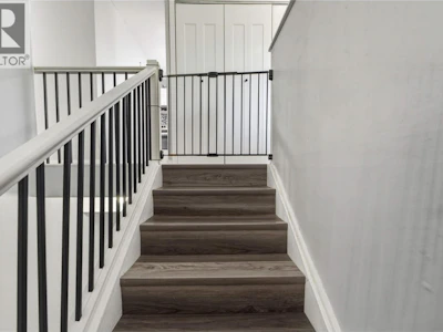 3922 21 Avenue - 3