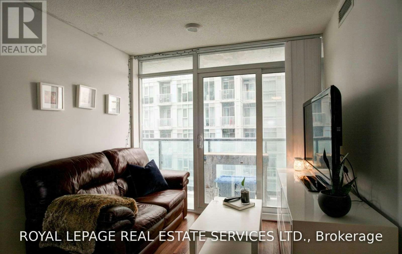 1917 36 Lisgar Street W, Toronto, ON, M6J 0C7 - 4