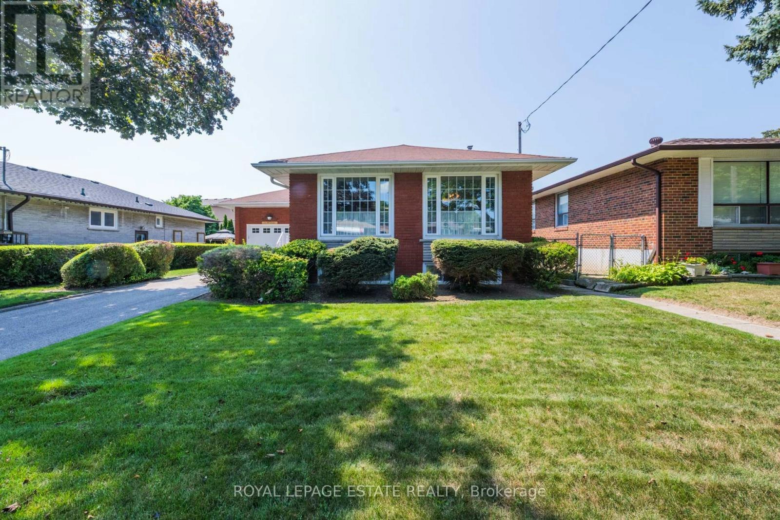 26 Mozart Avenue, Toronto, ON, M1K 2V9
