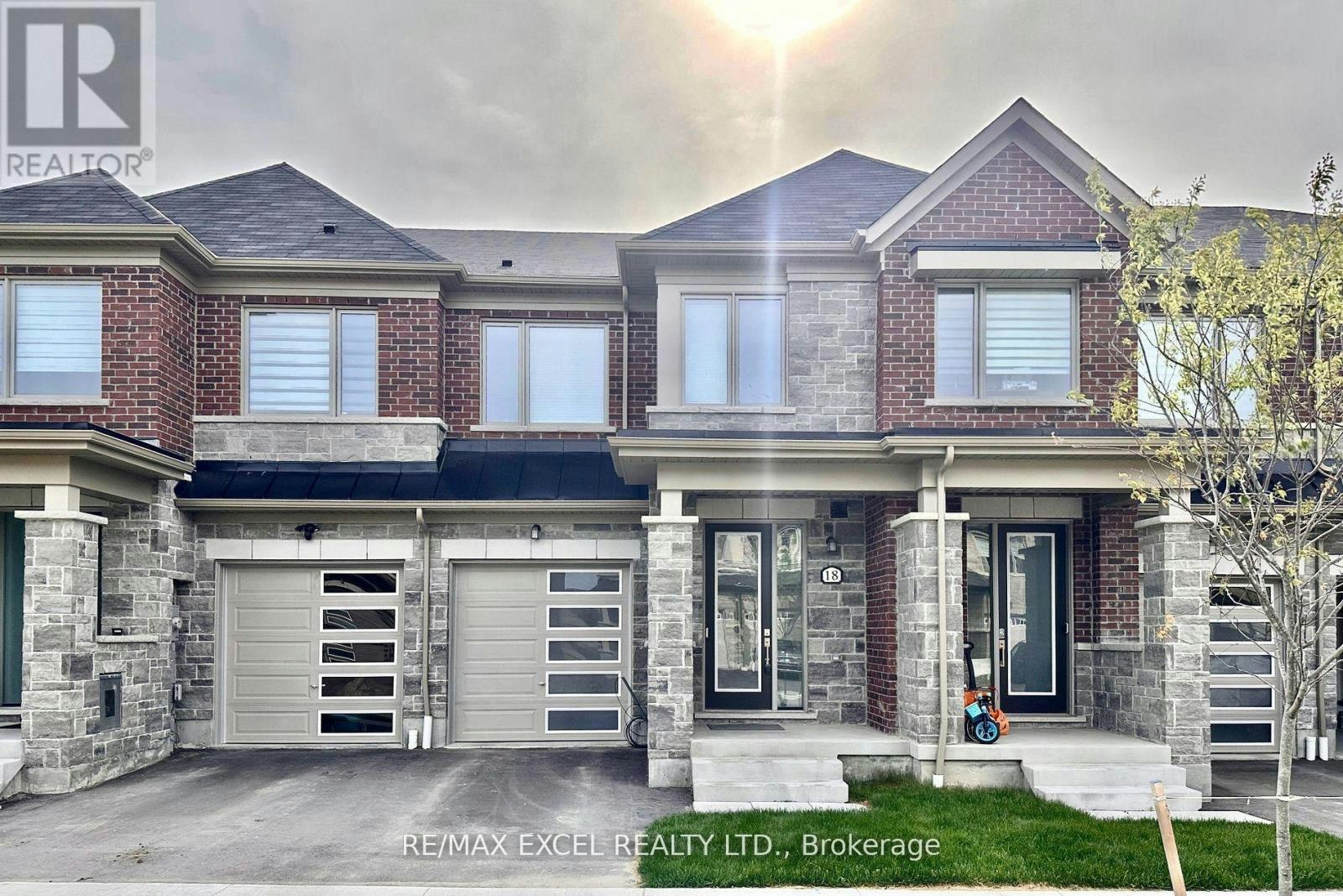 18 Flower Garden Trail, Whitchurch-Stouffville, ON, L4A 4V4