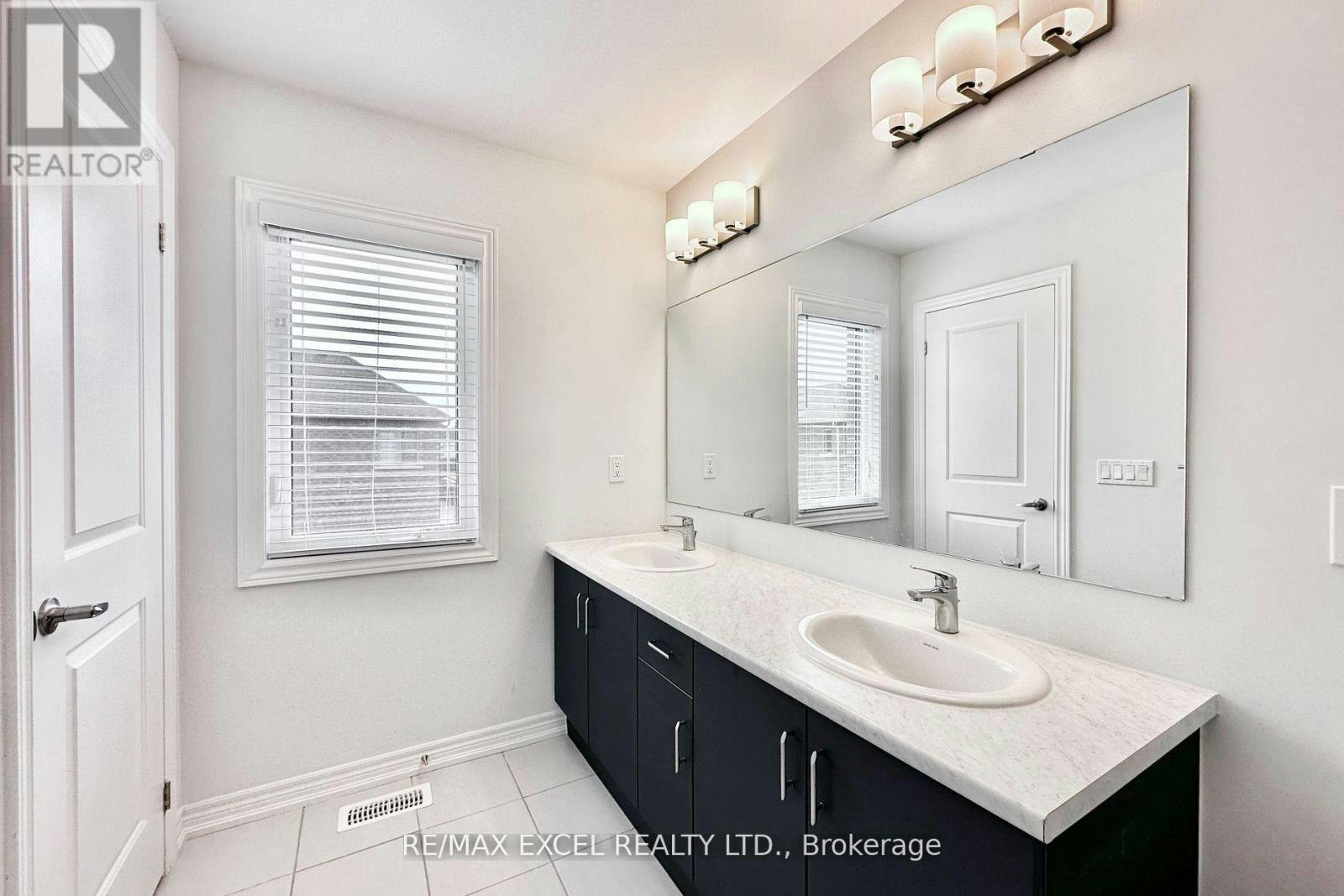 18 Flower Garden Trail, Whitchurch-Stouffville, ON, L4A 4V4 - 21