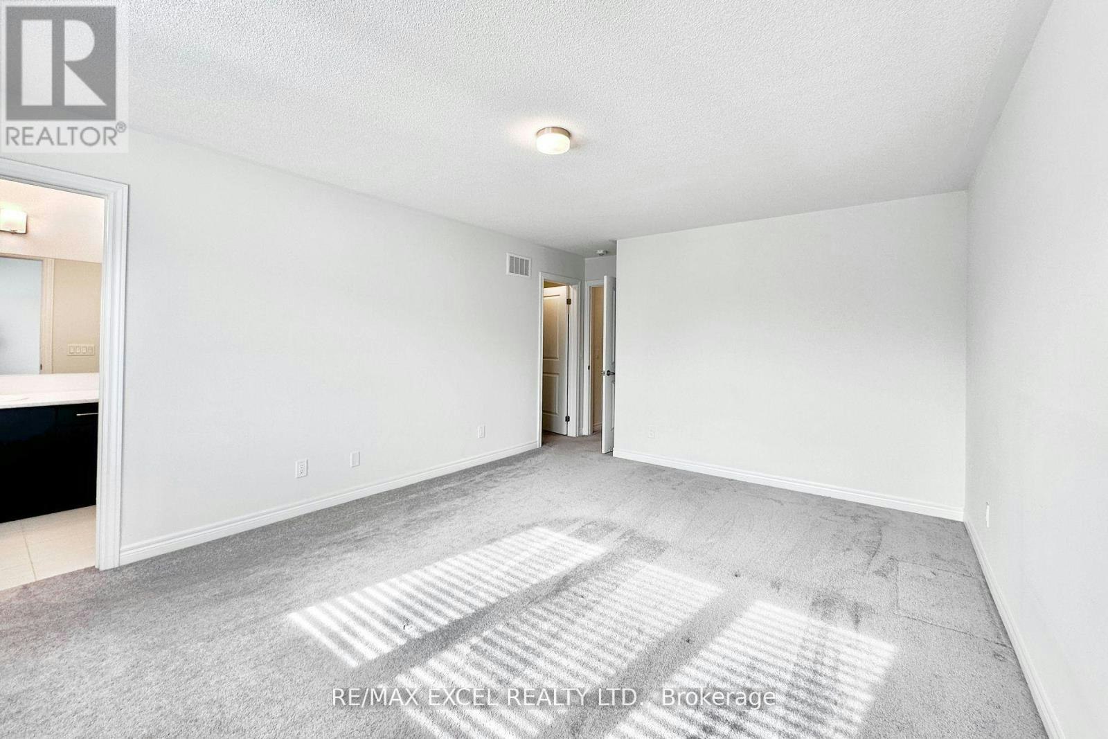 18 Flower Garden Trail, Whitchurch-Stouffville, ON, L4A 4V4 - 18