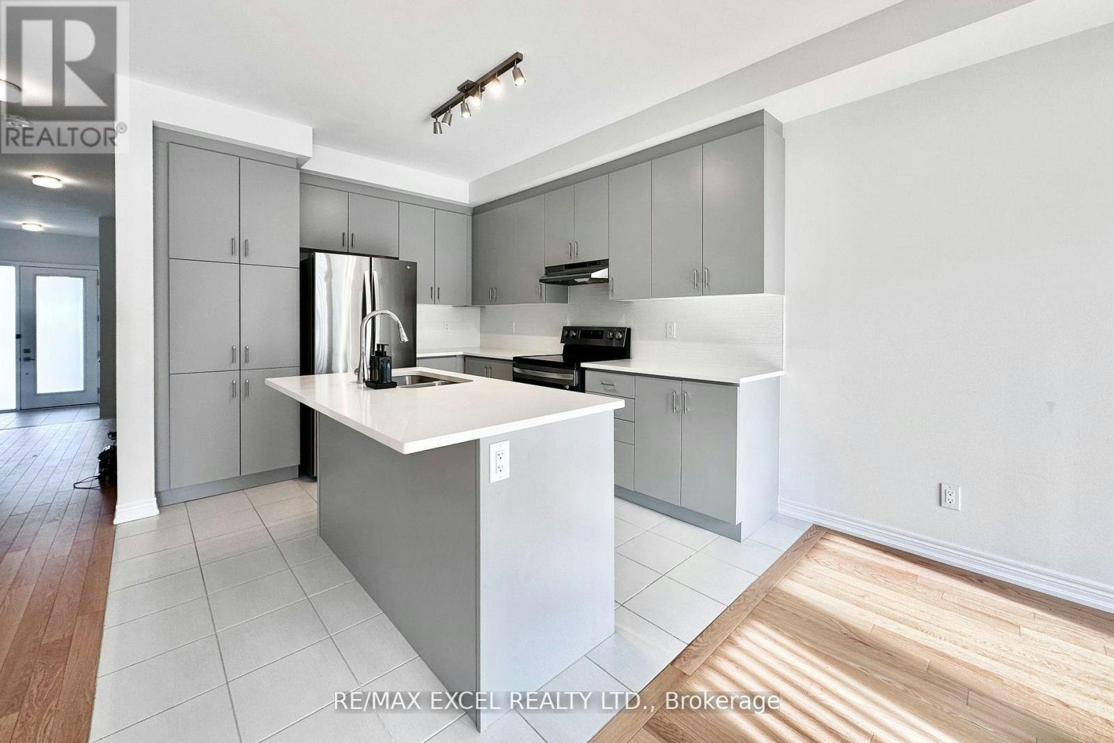 18 Flower Garden Trail, Whitchurch-Stouffville, ON, L4A 4V4 - 8
