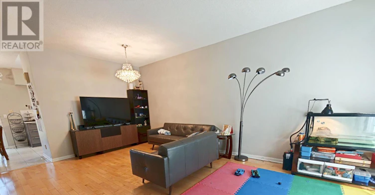 9-20 St Moritz Way, Markham, ON, L3R 4G4 - 3