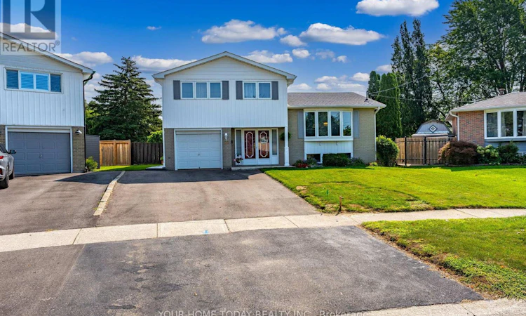 10 Marilyn Crescent