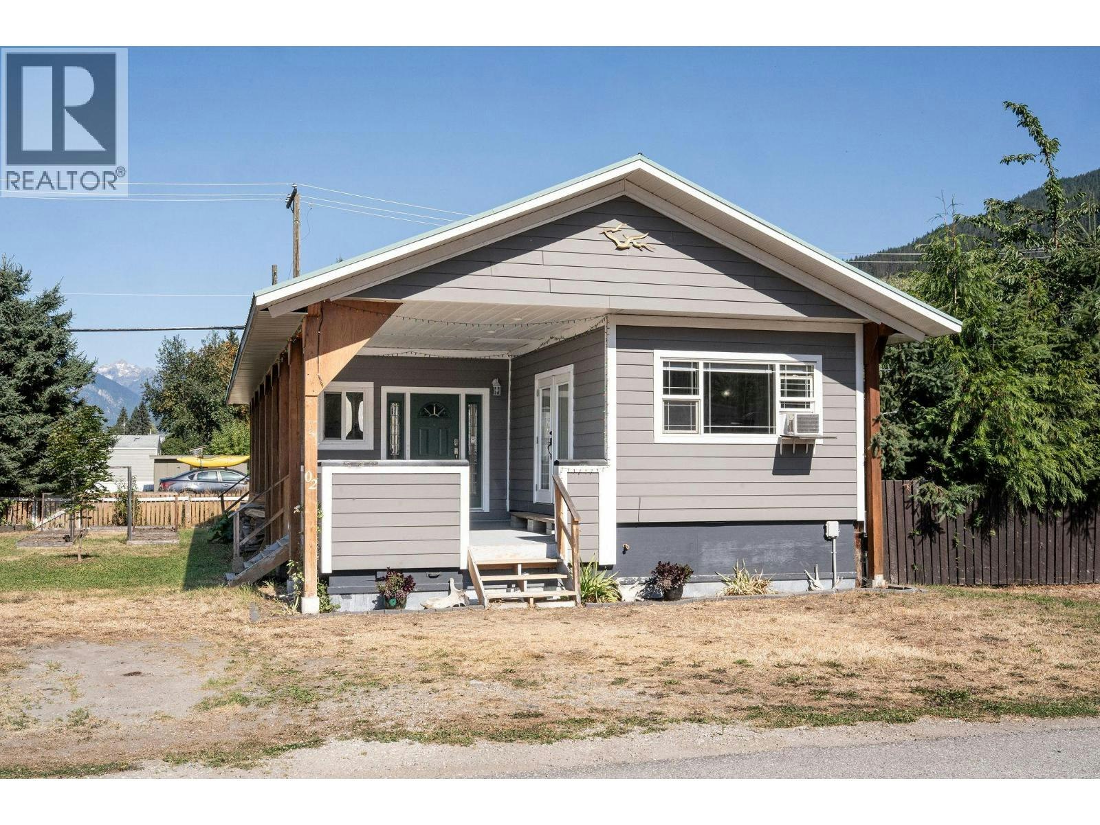 2-1204 Maplewood Street, Revelstoke, BC, V0E 2S0