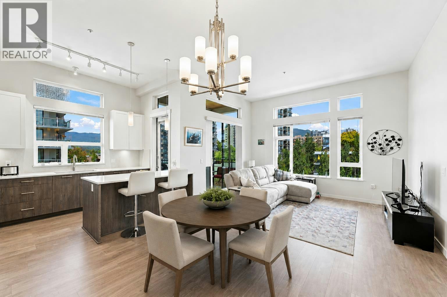 606-123 W 1st Street, North Vancouver, BC, V7M 0E5