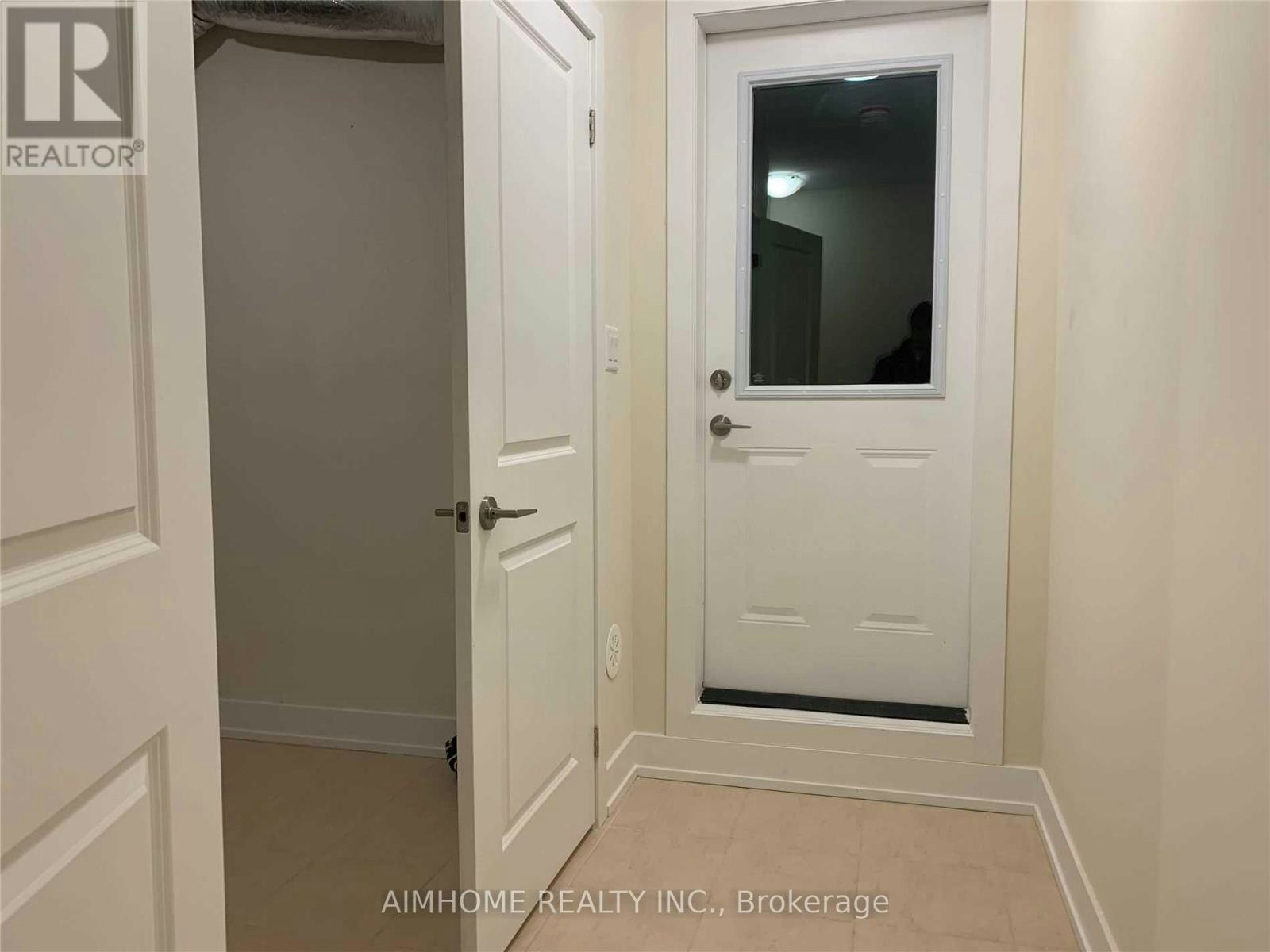 17-1 Bond Crescent, Richmond Hill, ON, L4E 3K2 - 14