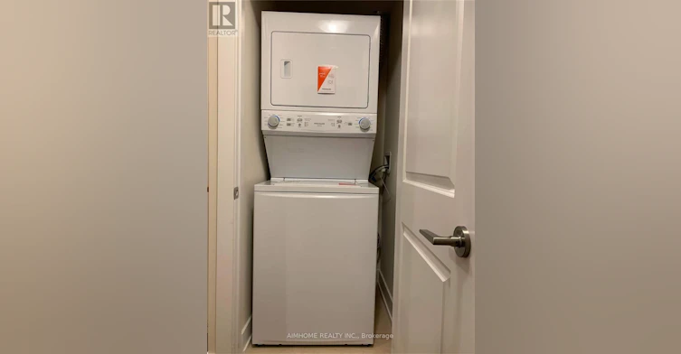 17-1 Bond Crescent, Richmond Hill, ON, L4E 3K2 - 10