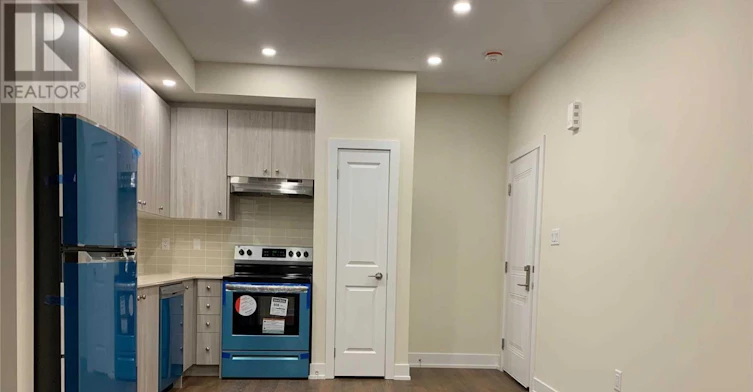 17-1 Bond Crescent, Richmond Hill, ON, L4E 3K2 - 3