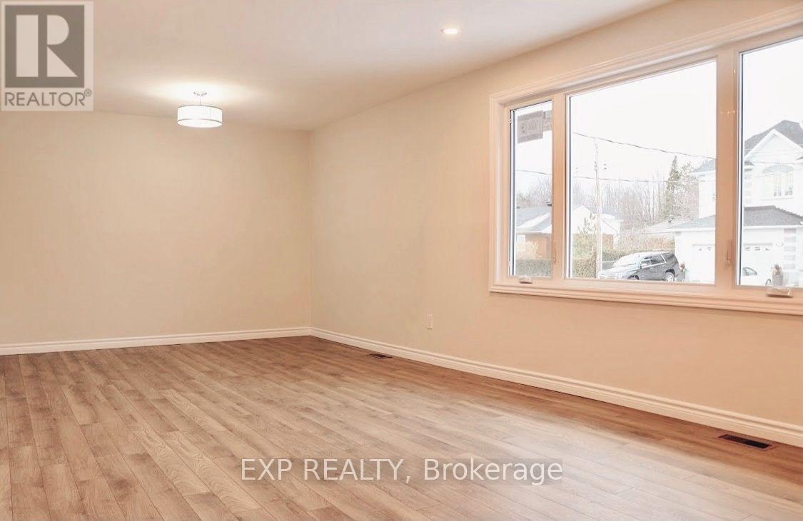 A-1892 Kingsdale Avenue, Ottawa, ON, K1T 1J1 - 11