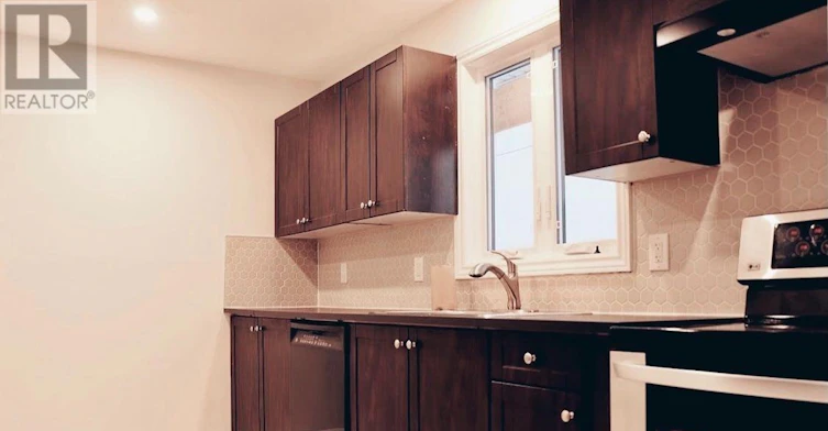 A-1892 Kingsdale Avenue, Ottawa, ON, K1T 1J1 - 9