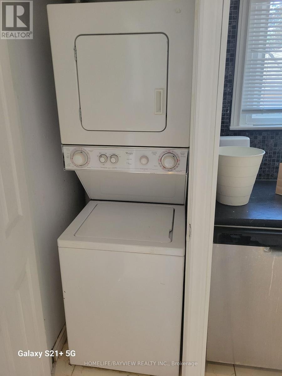 68 Broadoaks(main Floor Only Drive, Toronto, ON, M3J 1E4 - 15