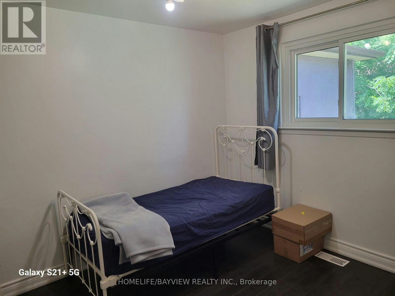68 Broadoaks(main Floor Only Drive, Toronto, ON, M3J 1E4 - 11