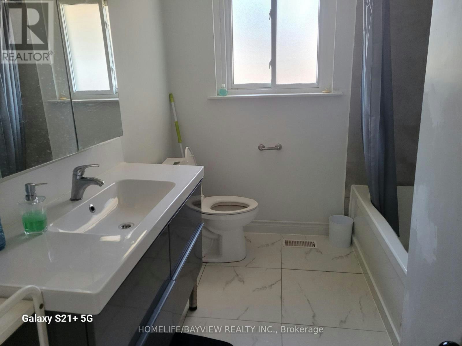 68 Broadoaks(main Floor Only Drive, Toronto, ON, M3J 1E4 - 14
