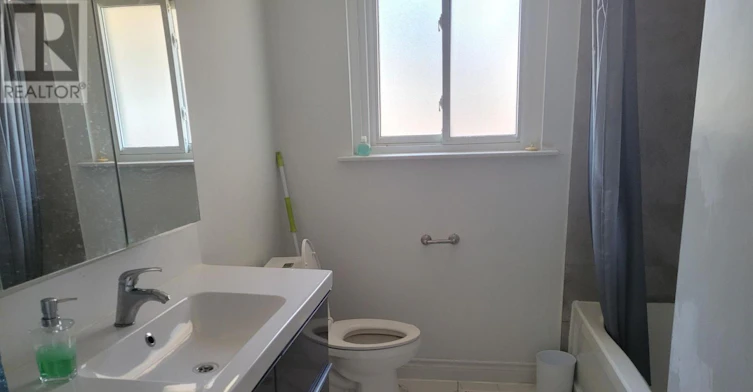 68 Broadoaks(main Floor Only Drive, Toronto, ON, M3J 1E4 - 14