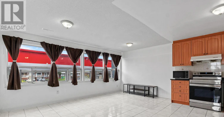 3-2922 Islington Avenue, Toronto, ON, M9L 2K4 - 4