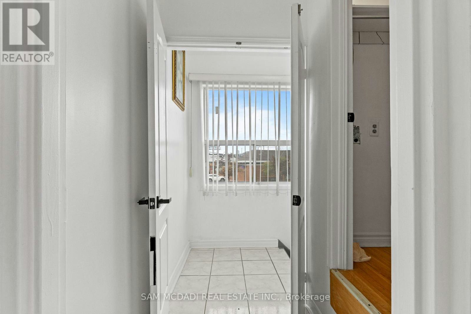 3-2922 Islington Avenue, Toronto, ON, M9L 2K4 - 2